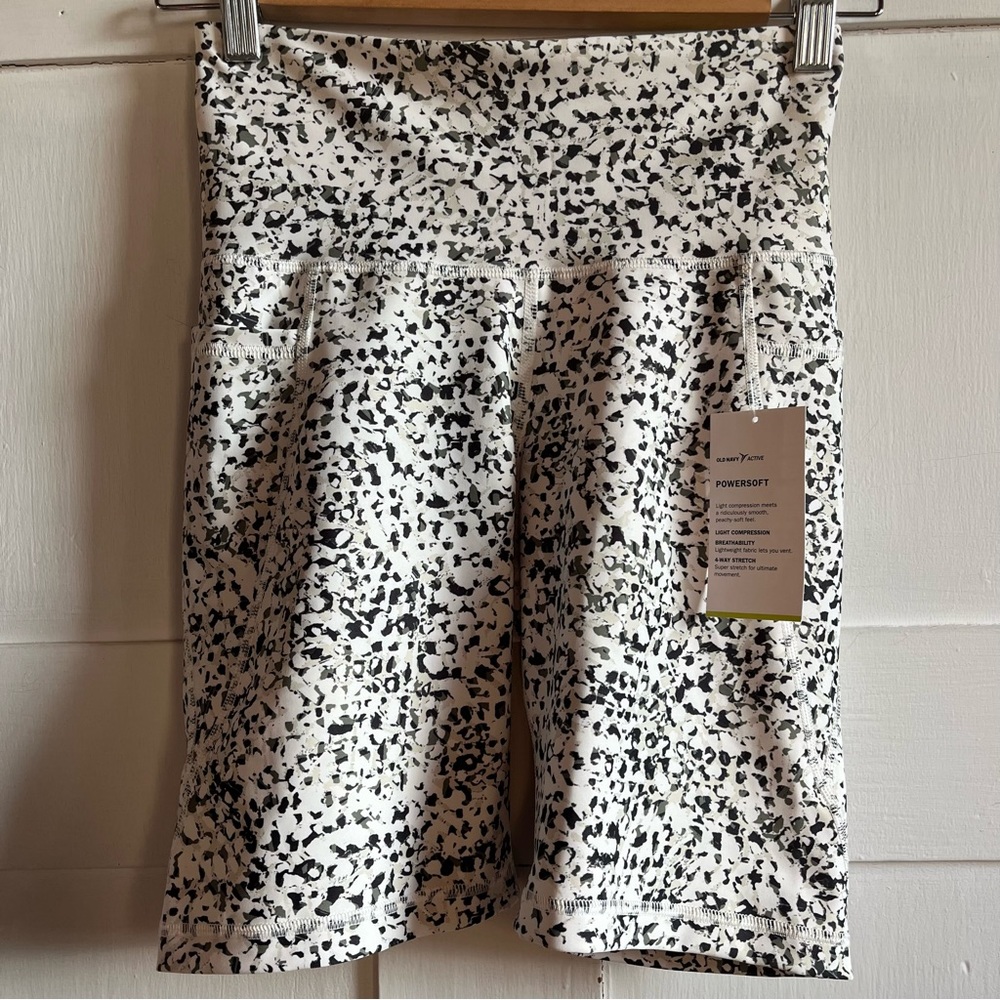 Old Navy Powersoft 8” Biker Shorts - Picture 2 of 7